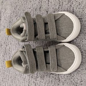 Cat & Jack Gray Kids' Sneakers